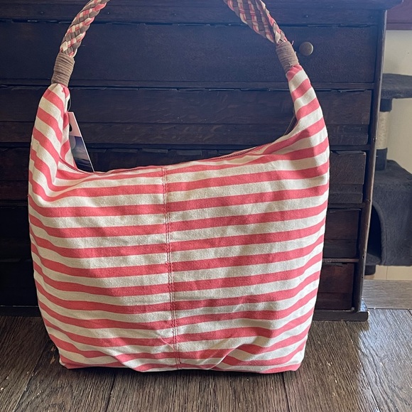 Chic Striped Coral‎ and White Hobo Bag - Picture 8 of 12